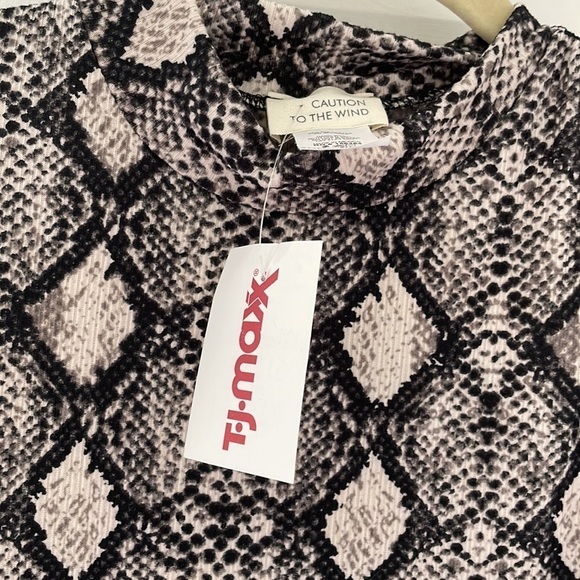 Dress - Picture 2 of 3